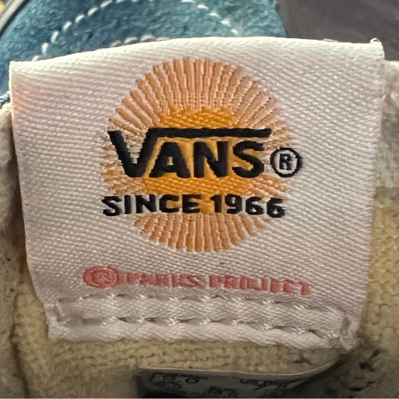 VANS Sk8  “Leave the World better than you found it “ suede high tops. Men 6.5 - Picture 8 of 9